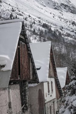 En dentelle Chalets perpendiculaires St Christophe en Oisans, 13 février 2026