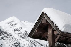L'abri Abri recouvert de neige, St Christophe en Oisans, 13 février 2026